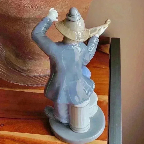 Vintage 1992 PAUL SEBASTIAN Clown Playing Violin Tall 8" Fine Porcelain - Picture 2 of 16